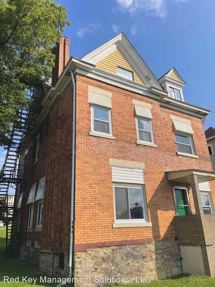 215 Grant Ave Apartments in Avalon Bellevue Ben Avon, Bellevue, PA