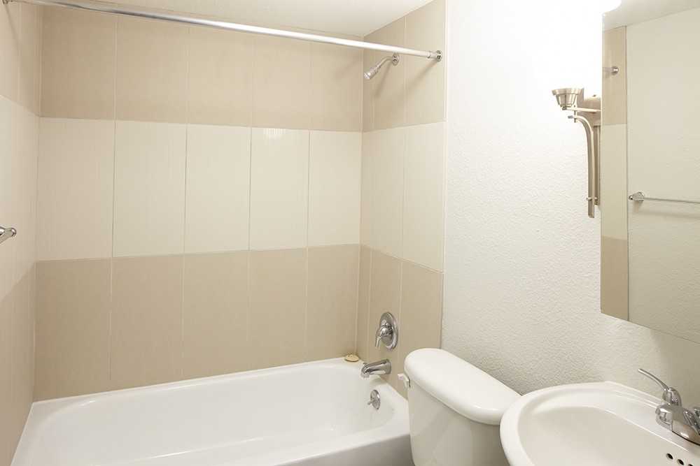 Kenwood Apartments 615 E Armour Blvd, Kansas City, MO 64109 Zumper