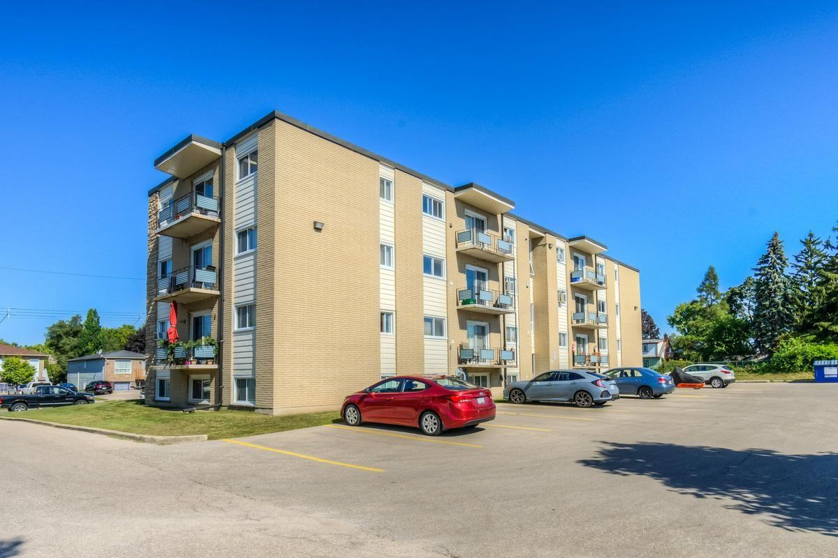 195207 Fifth Avenue & 196210 Sixth Avenue Apartments in Vanier