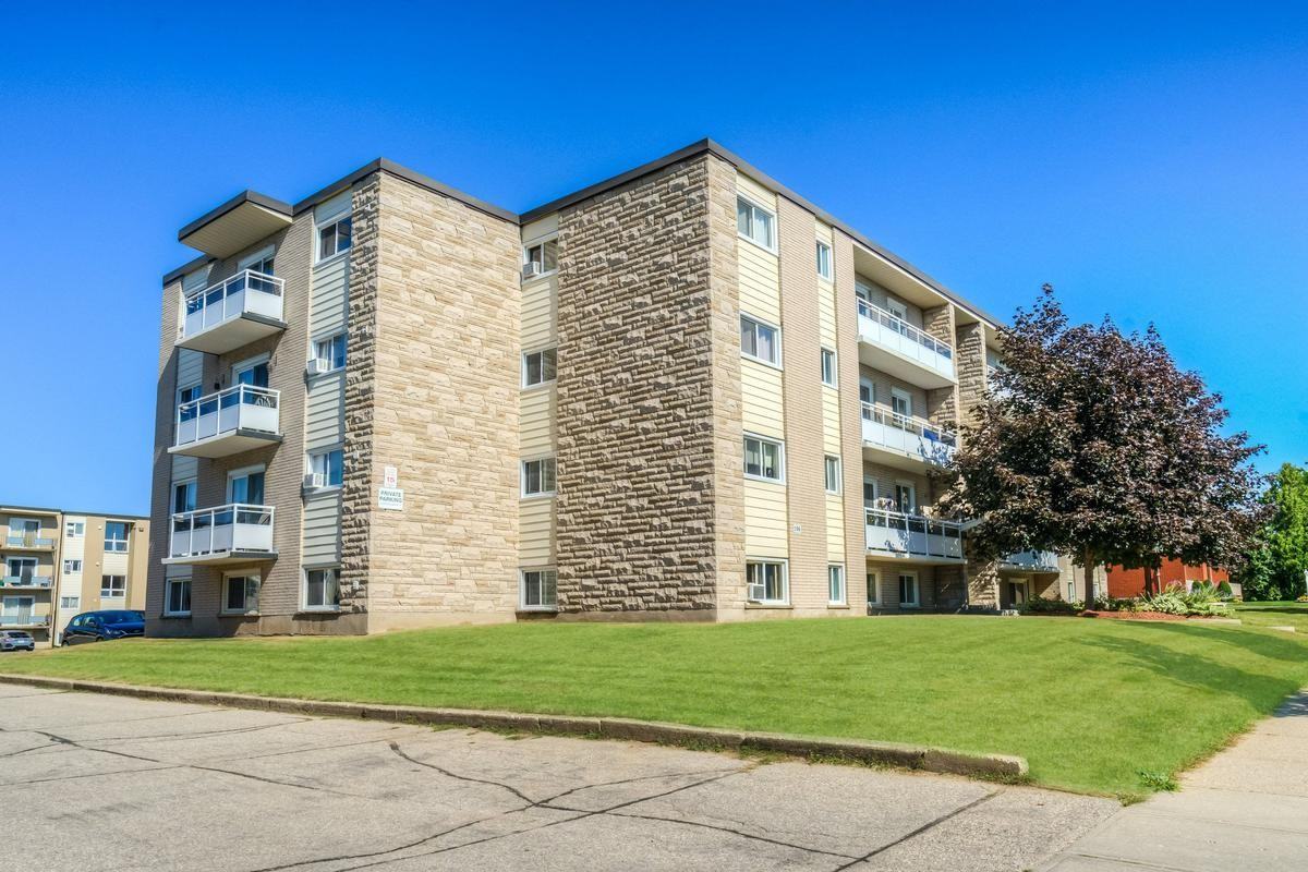 195207 Fifth Avenue & 196210 Sixth Avenue Apartments in Vanier