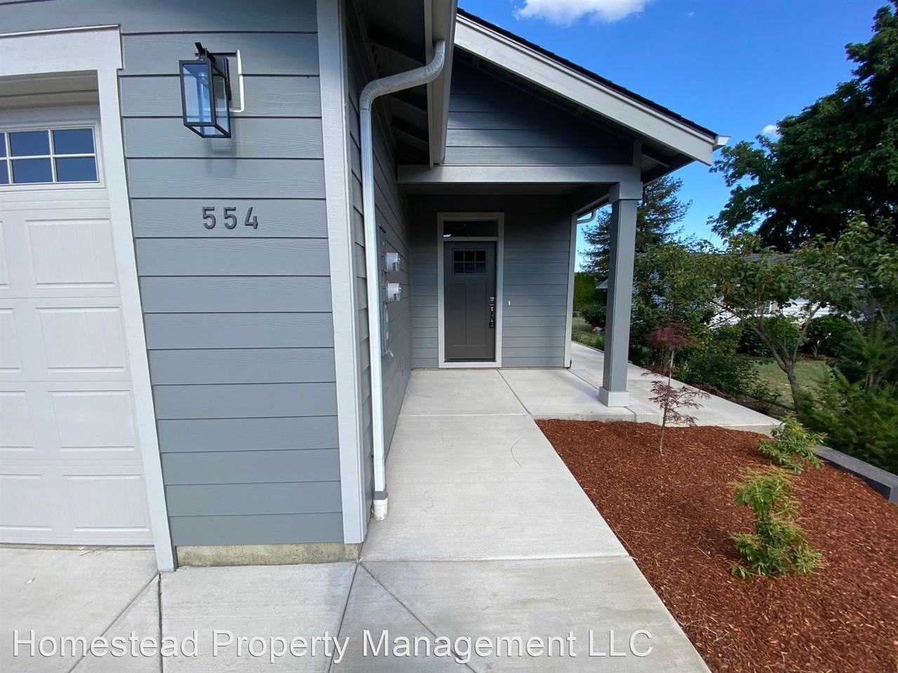 552554 Se Uglow St. Apartments 552 Se Uglow St, Dallas, OR 97338