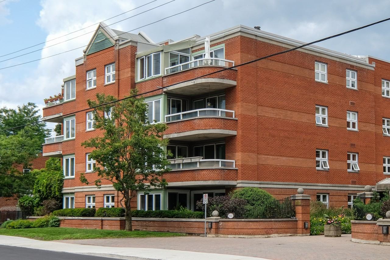 310 Crichton Street, Unit 305 New Edinburgh Apartments 310 Crichton