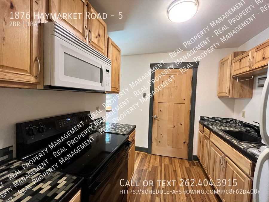 1876 Haymarket Rd 5, Waukesha, WI 53189 2 Bedroom House for 1,350