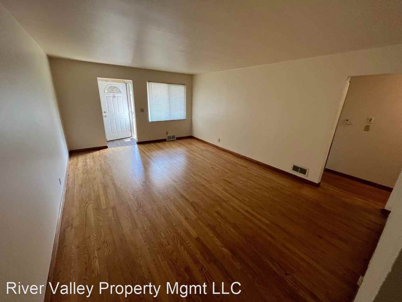 Star Plaza, LLC Duplexes Apartments Starr Ave, Eau Claire, WI 54701