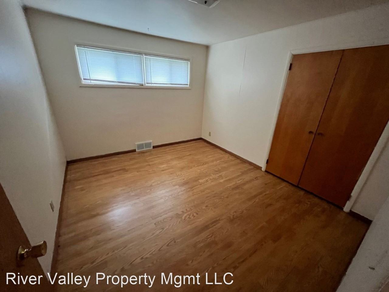 Star Plaza, LLC Duplexes Apartments Starr Ave, Eau Claire, WI 54701