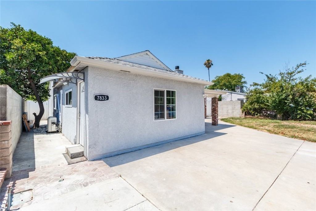 7833 Hesperia Ave, Los Angeles, CA 91335 1 Bedroom House for 2,000