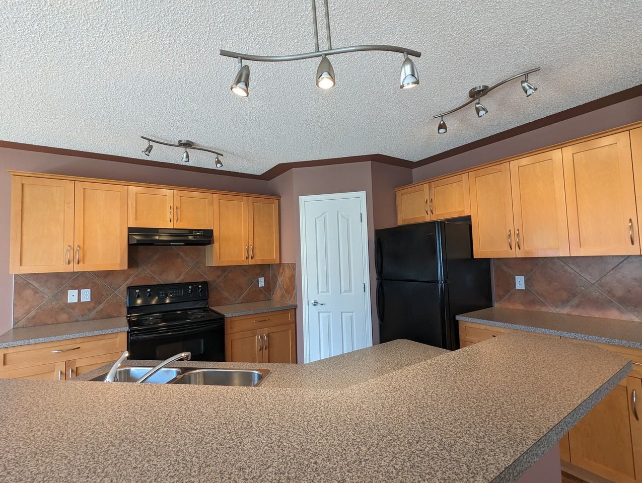 40 Cougar Ridge Link Southwest, Calgary, AB T3H 5L4 3 Bedroom House for