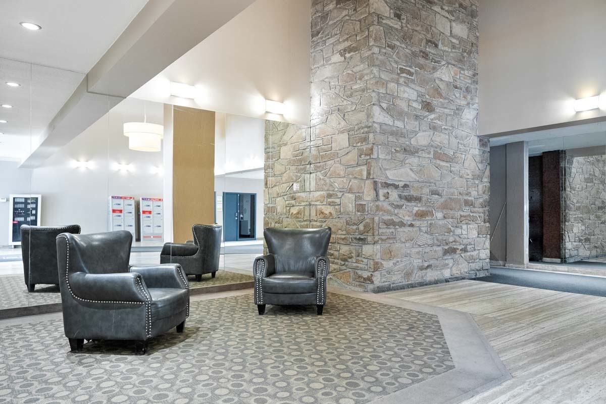 The Tadoussac Apartments 65 Rue Sherbrooke E, Montréal, QC H2X 1C4