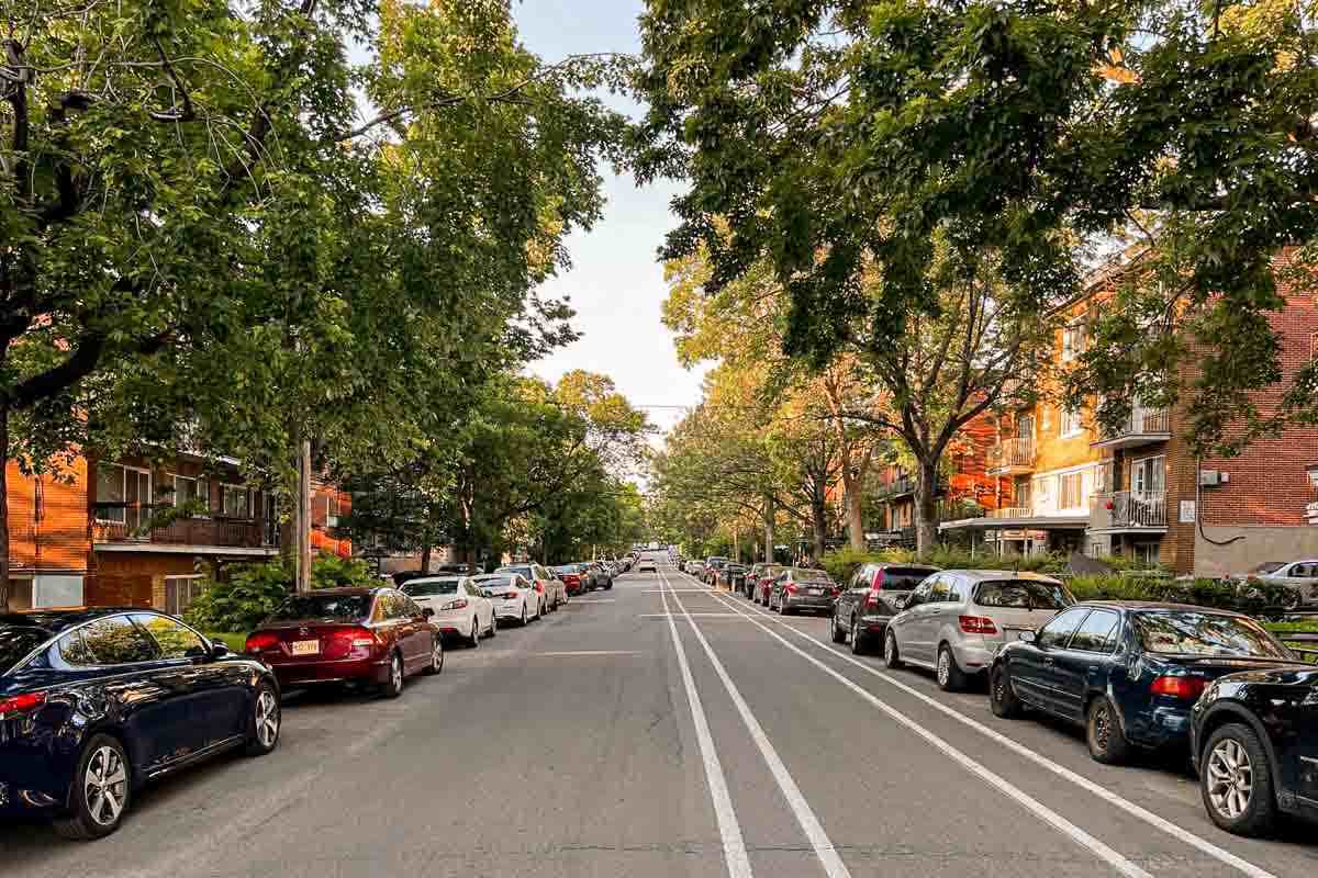 District C.D.N. Apartments 2950 27752950 Barclay, Montréal, QC H3S