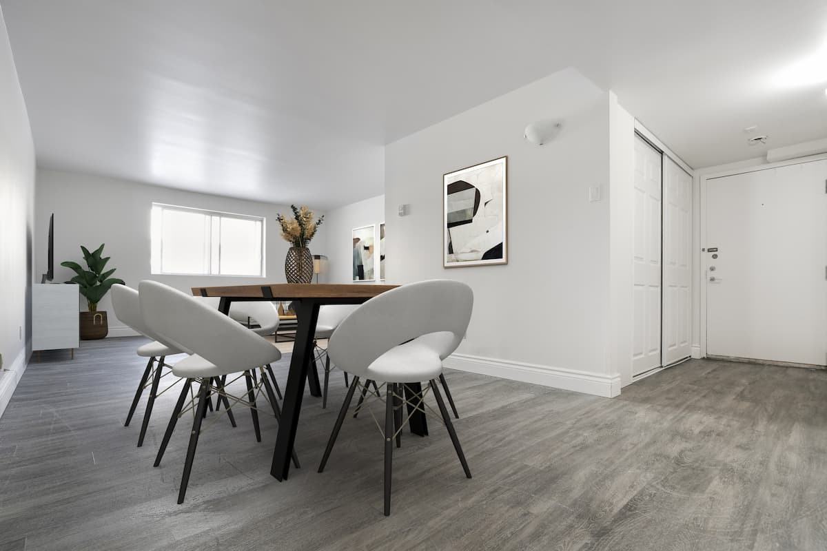 District C.D.N. Apartments 2950 27752950 Barclay, Montréal, QC H3S