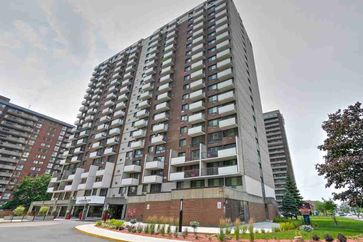 Red Top Tower Apartments 5740 Boul Cavendish, Côte SaintLuc, QC H4W