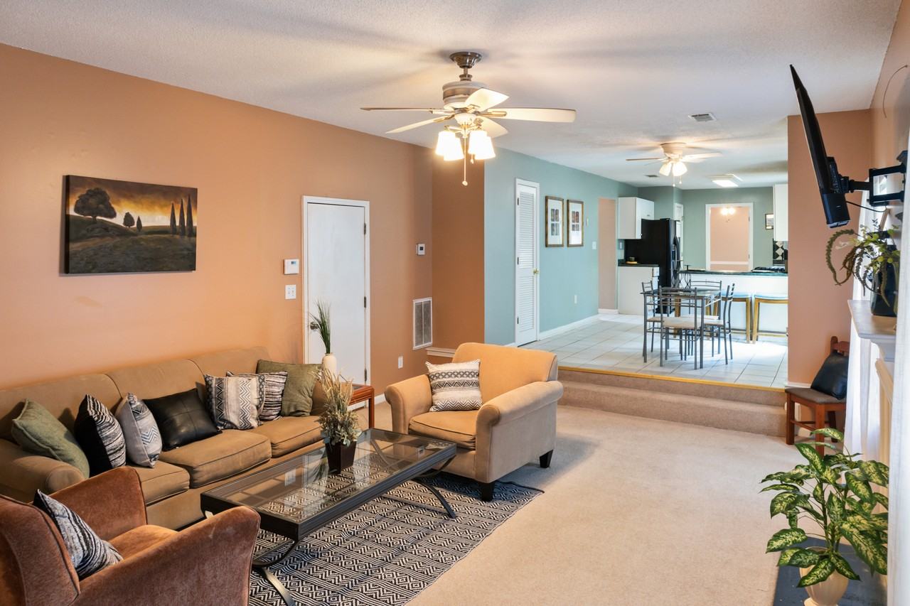 S Stone Mountain Lithonia Rd & Wellborn Rd, Lithonia, GA 30058 Room for