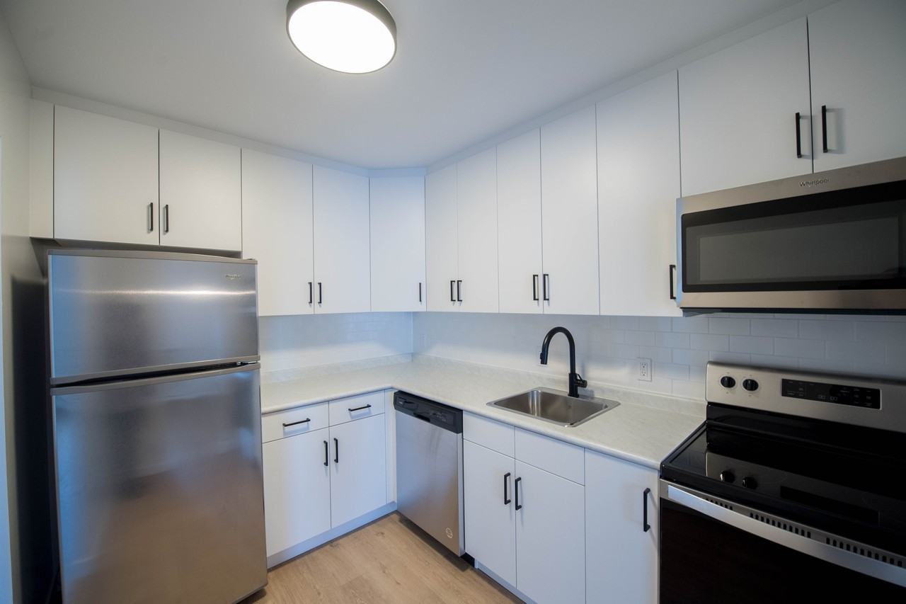 Charlesdale Gardens Apartments 3201 Grant Ave, Winnipeg, MB R3R 2A3