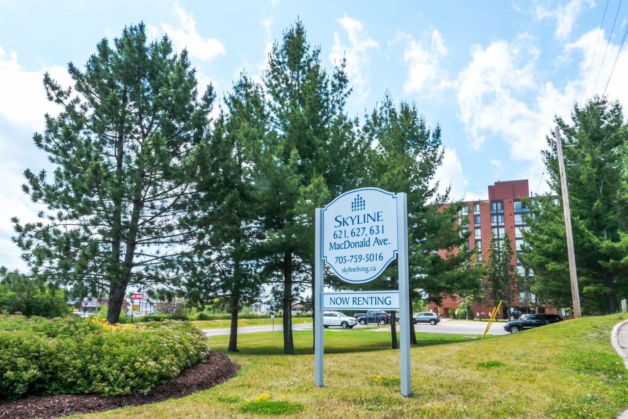 Heritage Place Apartments 627 621, 627 & 631 MacDonald Avenue 627