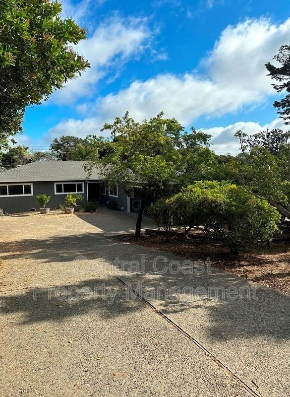 9285 Canyon Oak Rd, Salinas, CA 93907 3 Bedroom House for 3,500/month