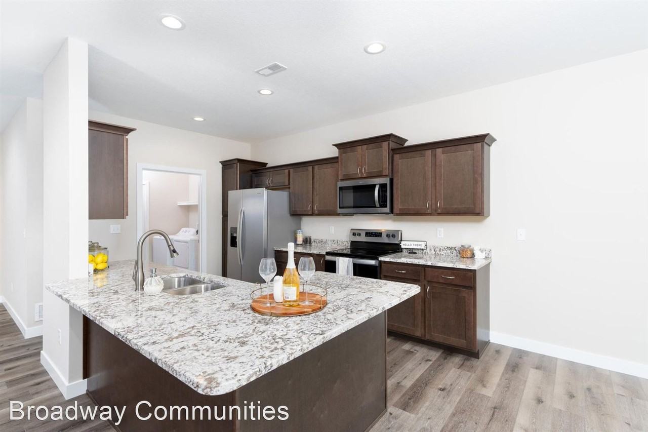 The Cottage's at Boone's Pointe Apartments 1117 Stonehaven Dr