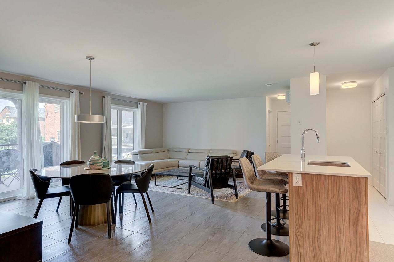 9140 Rue Lennon, Brossard, QC J4Y 0L7, CAN 2 bedroom House Rental