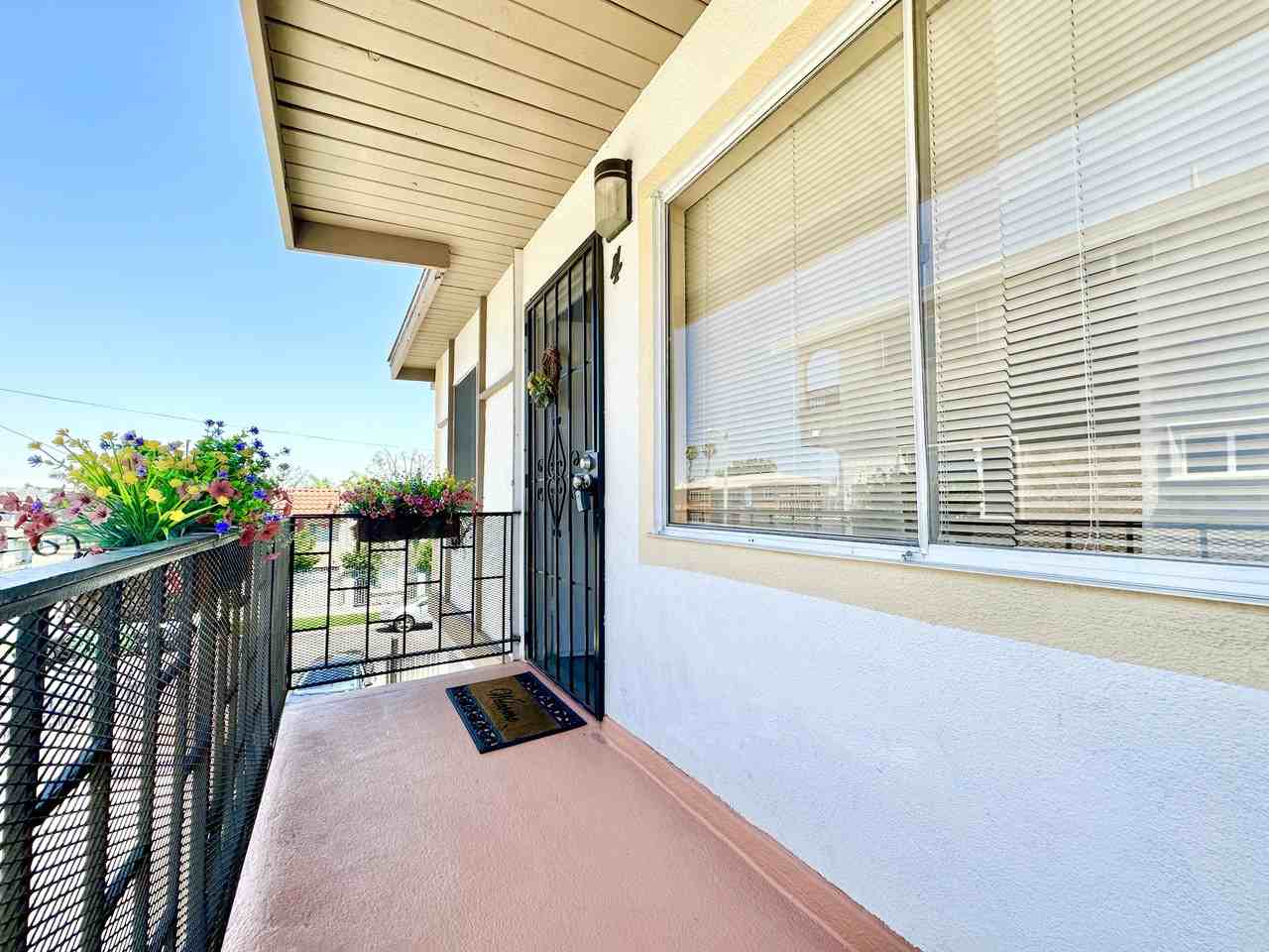 1514 W 205th St 4A, Los Angeles, CA 90501 2 Bedroom Apartment for