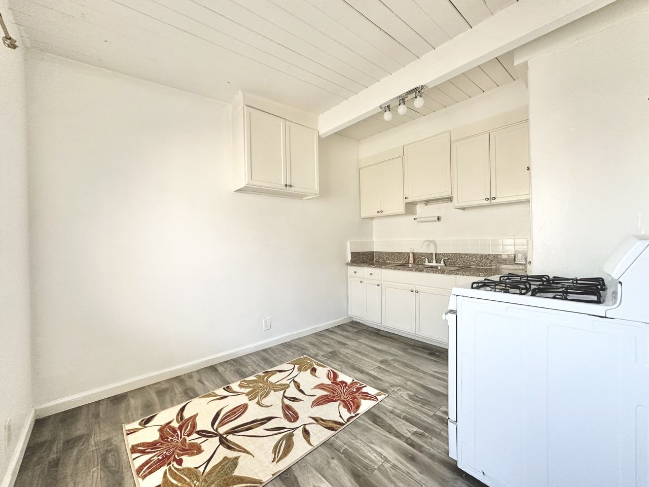 1514 W 205th St 4A, Los Angeles, CA 90501 2 Bedroom Apartment for