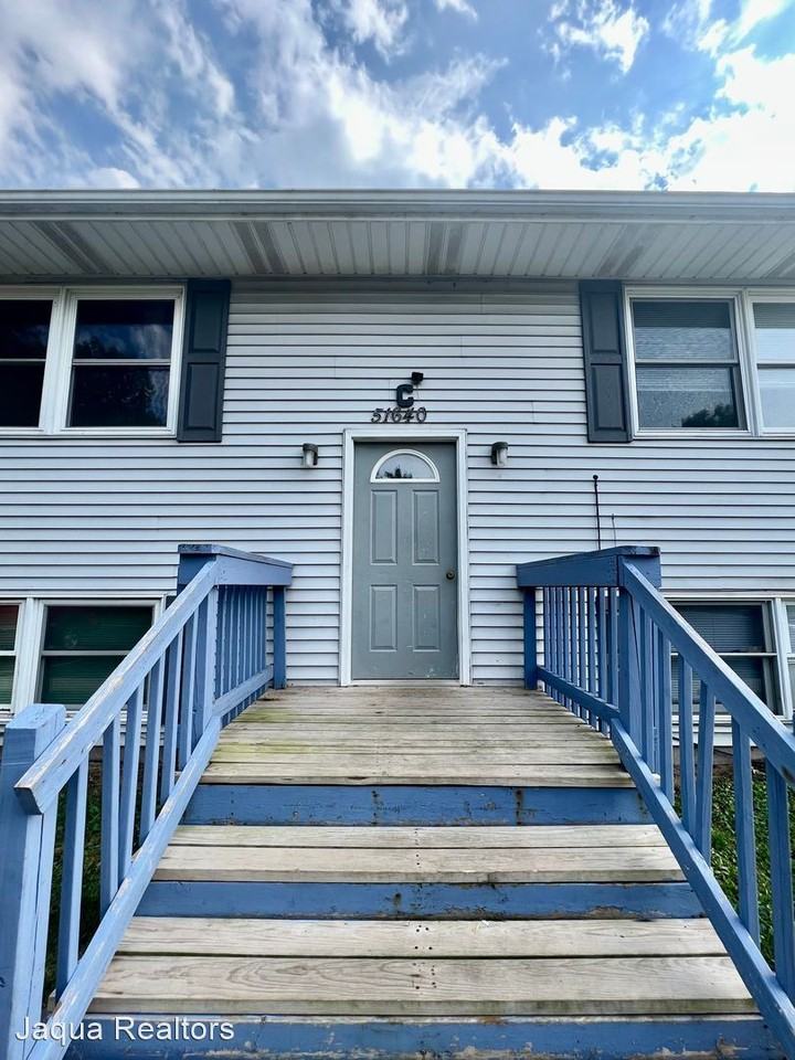 51600 CR 652 Apartments 51600 County Road 652, Mattawan, MI 49071