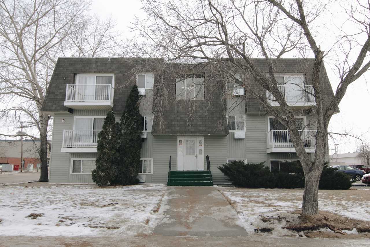 31 Angus Rd Apartments in Coronation Park, Regina, SK S4R 3K9 Zumper