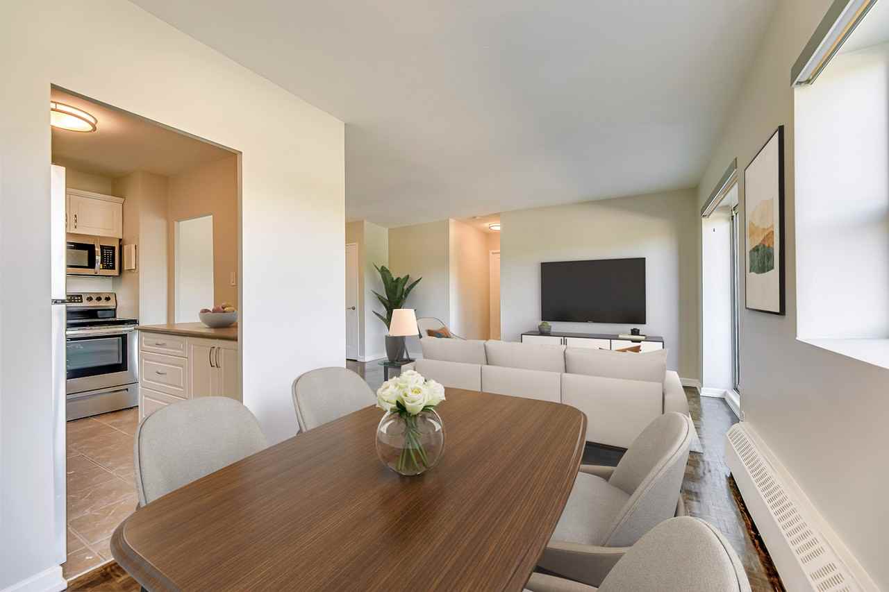 Seville East & West Apartments 65 Paisley Blvd W, Mississauga, ON L5B