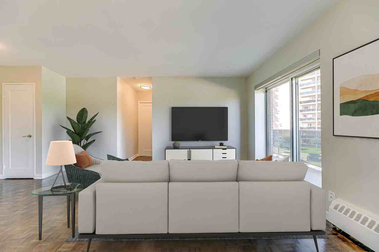 Seville East & West Apartments 65 Paisley Blvd W, Mississauga, ON L5B