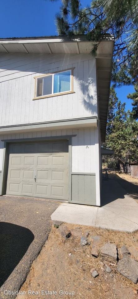 695 SE Centennial Street Units A, B, C Apartments in Old Farm District