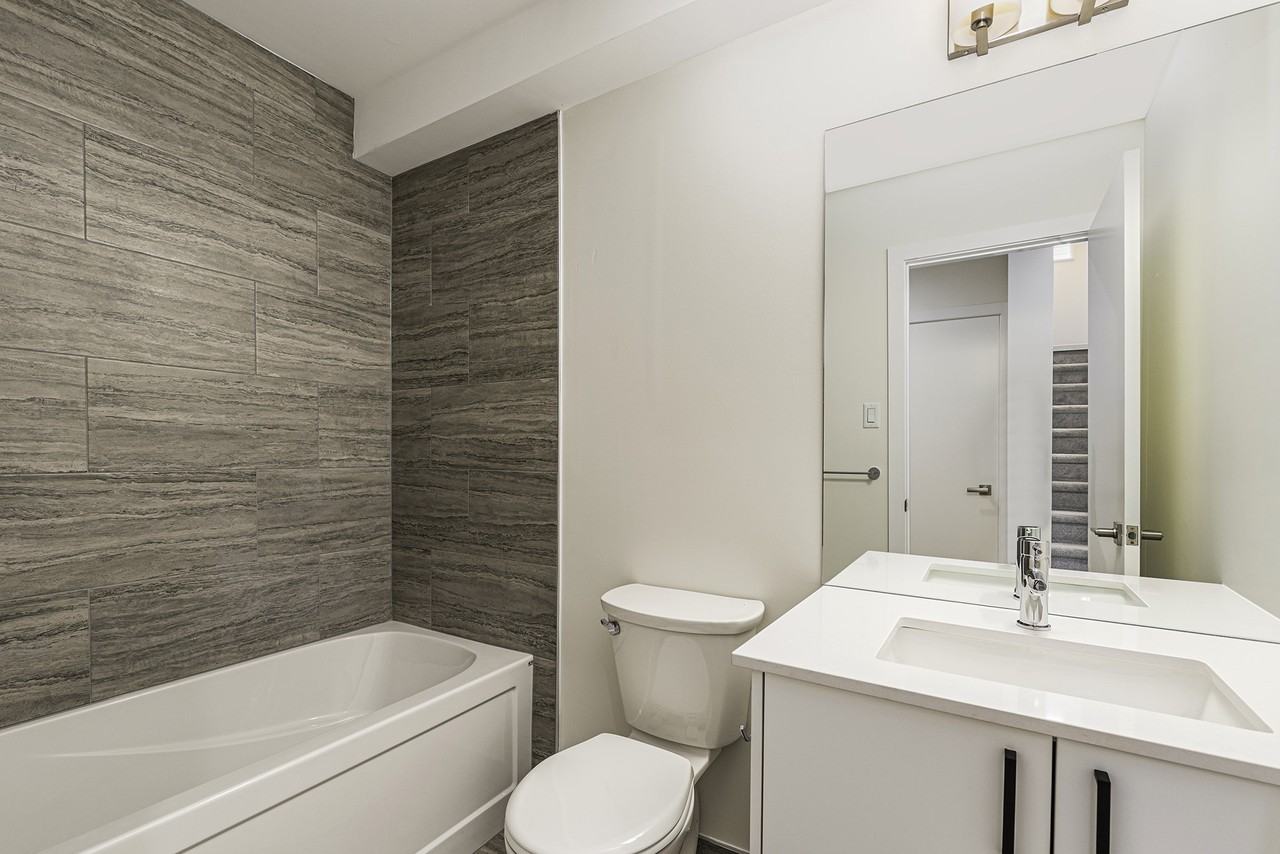 632636 Hochelaga Street Apartments in Carson Meadows, Ottawa, ON K1K