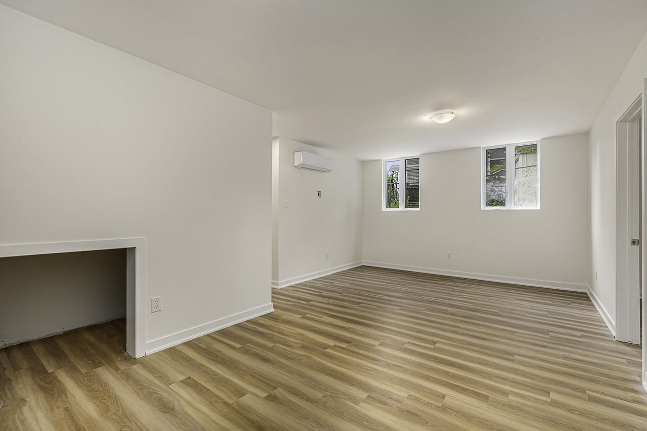 632636 Hochelaga Street Apartments in Carson Meadows, Ottawa, ON K1K