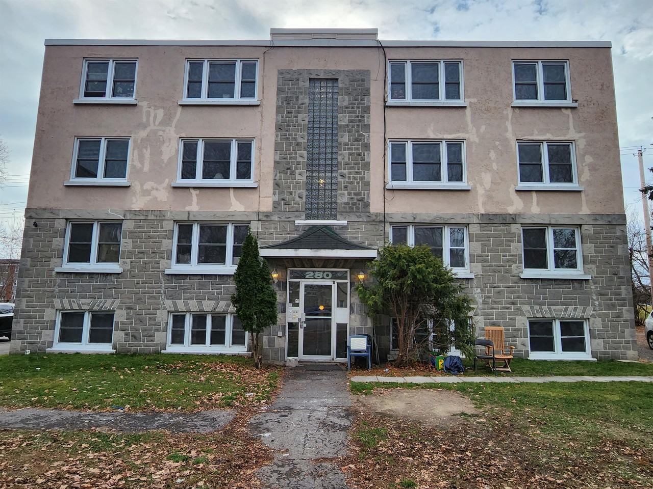 280 Blake Boulevard 6 Apartments 280 Blake Blvd, Ottawa, ON K1L 6L7