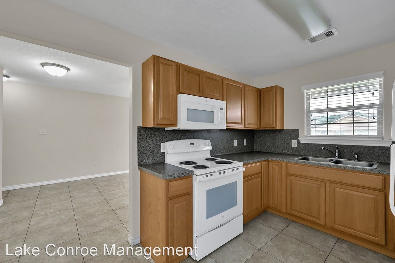 Rare Three Bedroom Two Bath Duplex in Willis Apartments 163 S Bend Ct