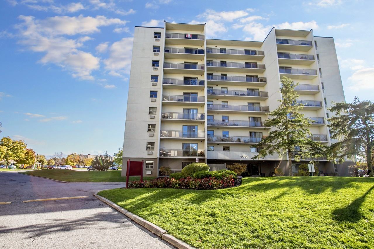 Bradley Court I/II Apartments 1585/1595 Ernest Ave, London, ON N6E