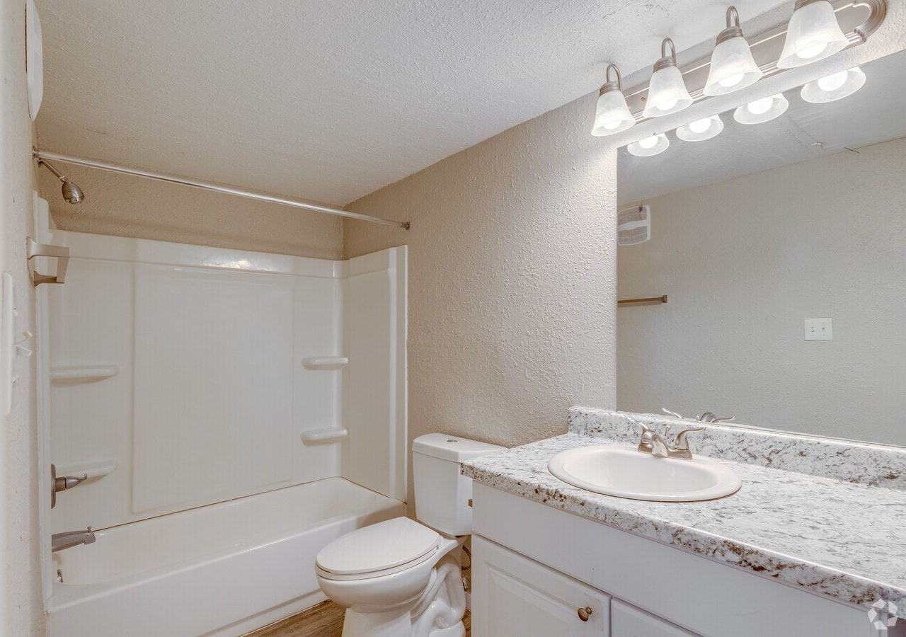 Darlington Oaks & Midtown Flats Apartments 4801 S Braden Ave, Tulsa