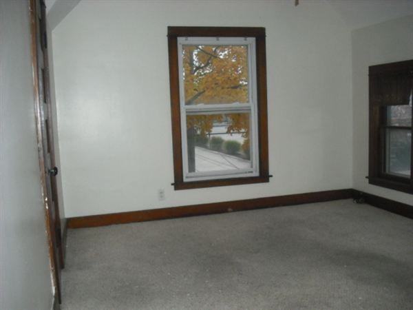 847 Courtney St NW Apartments in West Grand, Grand Rapids, MI 49504