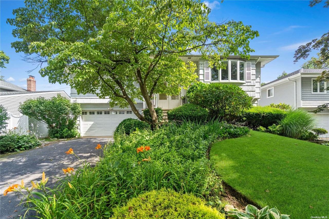 22 Heathcote Dr, Roslyn Heights, NY 11507 4 bedroom House Rental Zumper