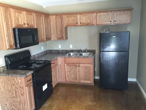 912 N 11th St, Poplar Bluff, MO 63901 2 Bedroom Apartment for 575