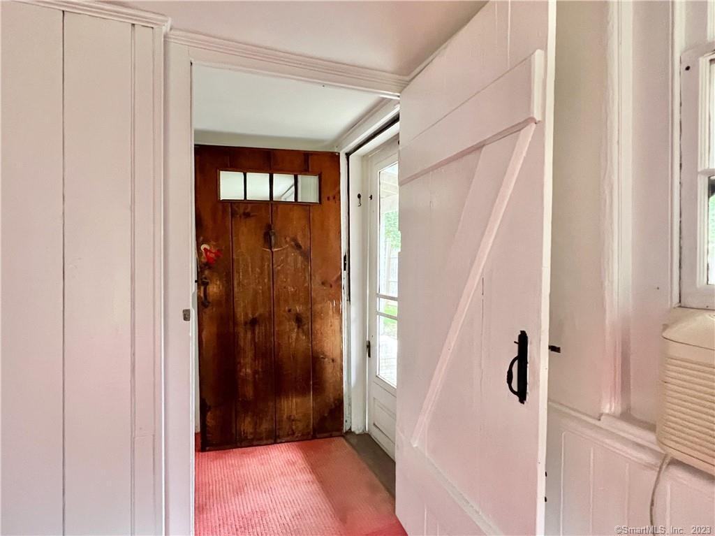 18 Oaklawn Ave, Stamford, CT 06905 3 Bedroom House for 3,000/month