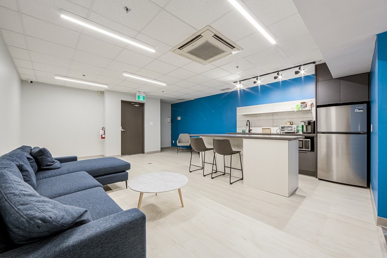 Parkway Forest Towers Apartments 100 Parkway Forest Dr, Toronto, ON