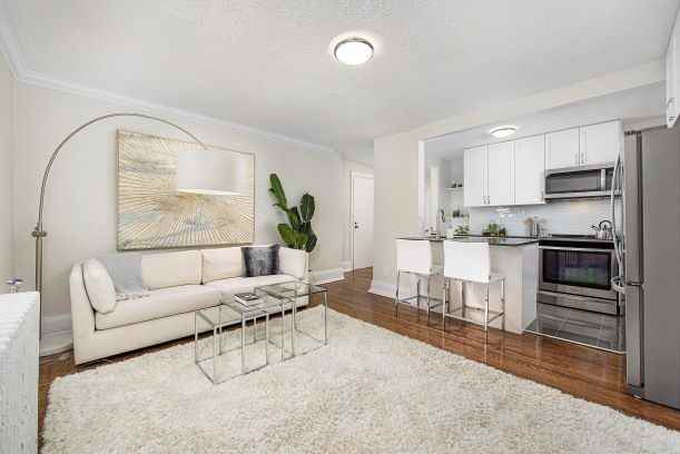 Tichester Park Manors Apartments 1531 Bathurst St, Toronto, ON M5P