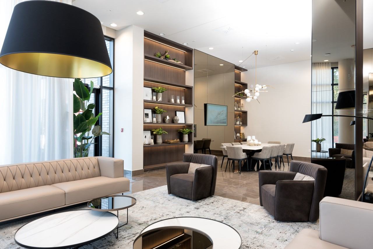 Central Parc Laval Apartments 3405 Boul Le Carrefour, Laval, QC H7T