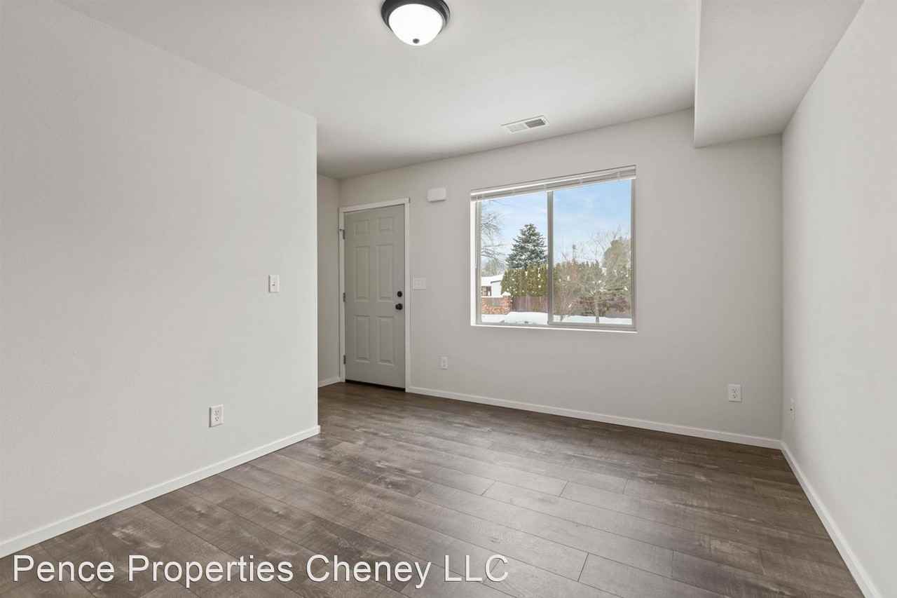 Fruitvale Townhomes modern apartment living Apartments 7320 S