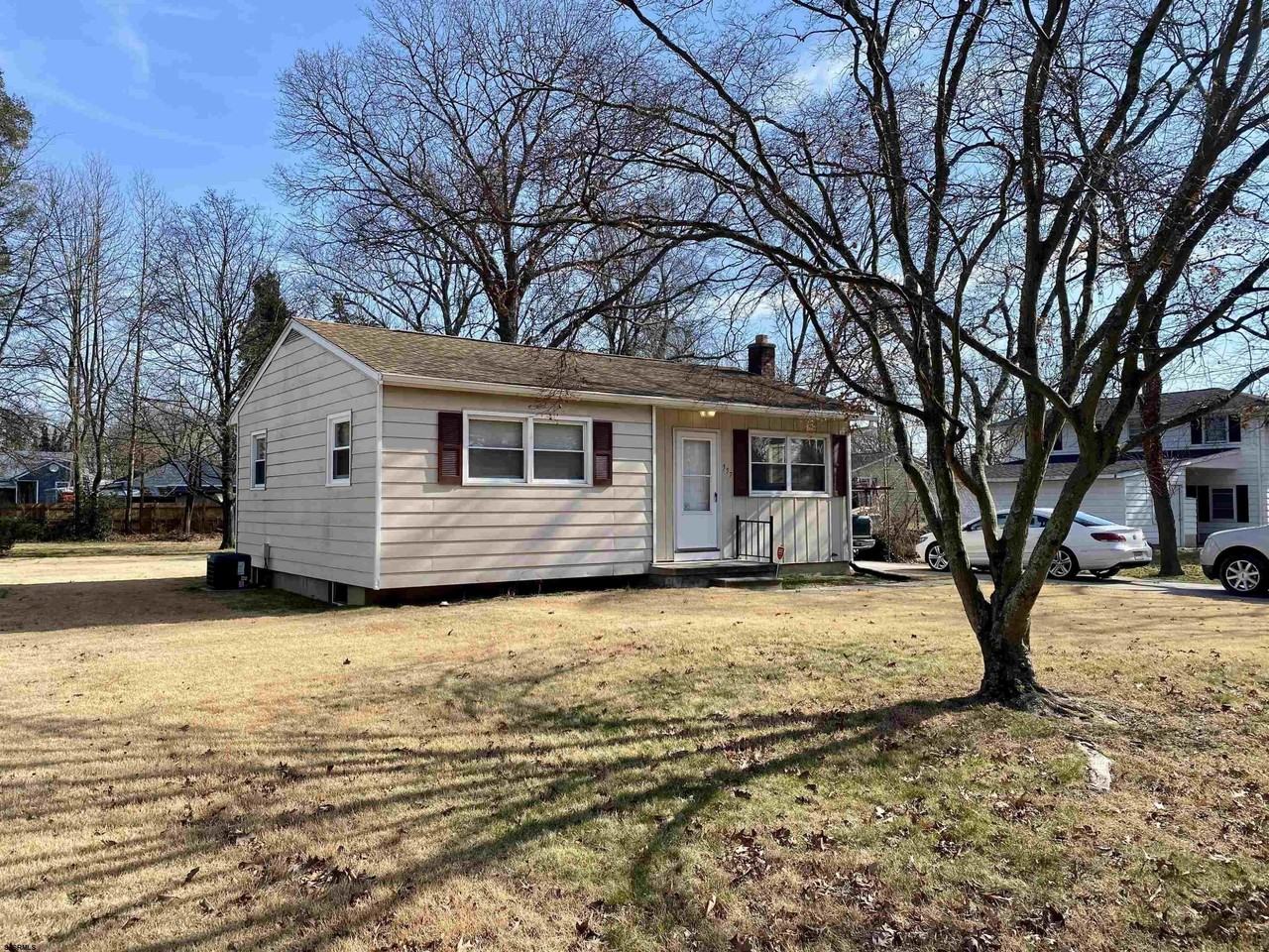 557 N Valley Ave, Vineland, NJ 08360 2 Bedroom House for 1,500/month