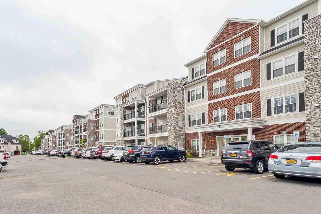 Asher Crossing Apartments 121 California Dr, Williamsville, NY 14221
