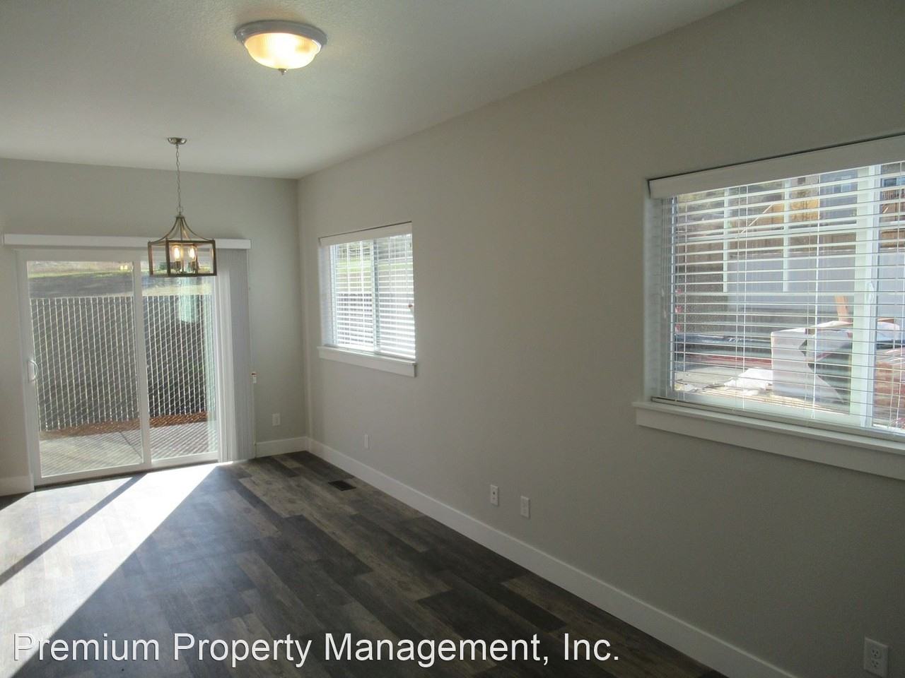 1180 & 1182 Mariel Place S Apartments in South Gateway, Salem, OR 97306