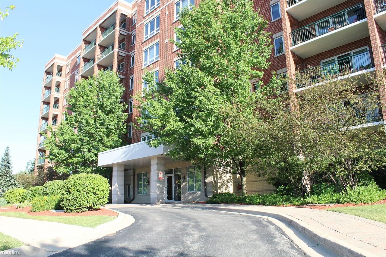 5555 N Cumberland Ave Apartments in Norwood Park, Chicago, IL 60656