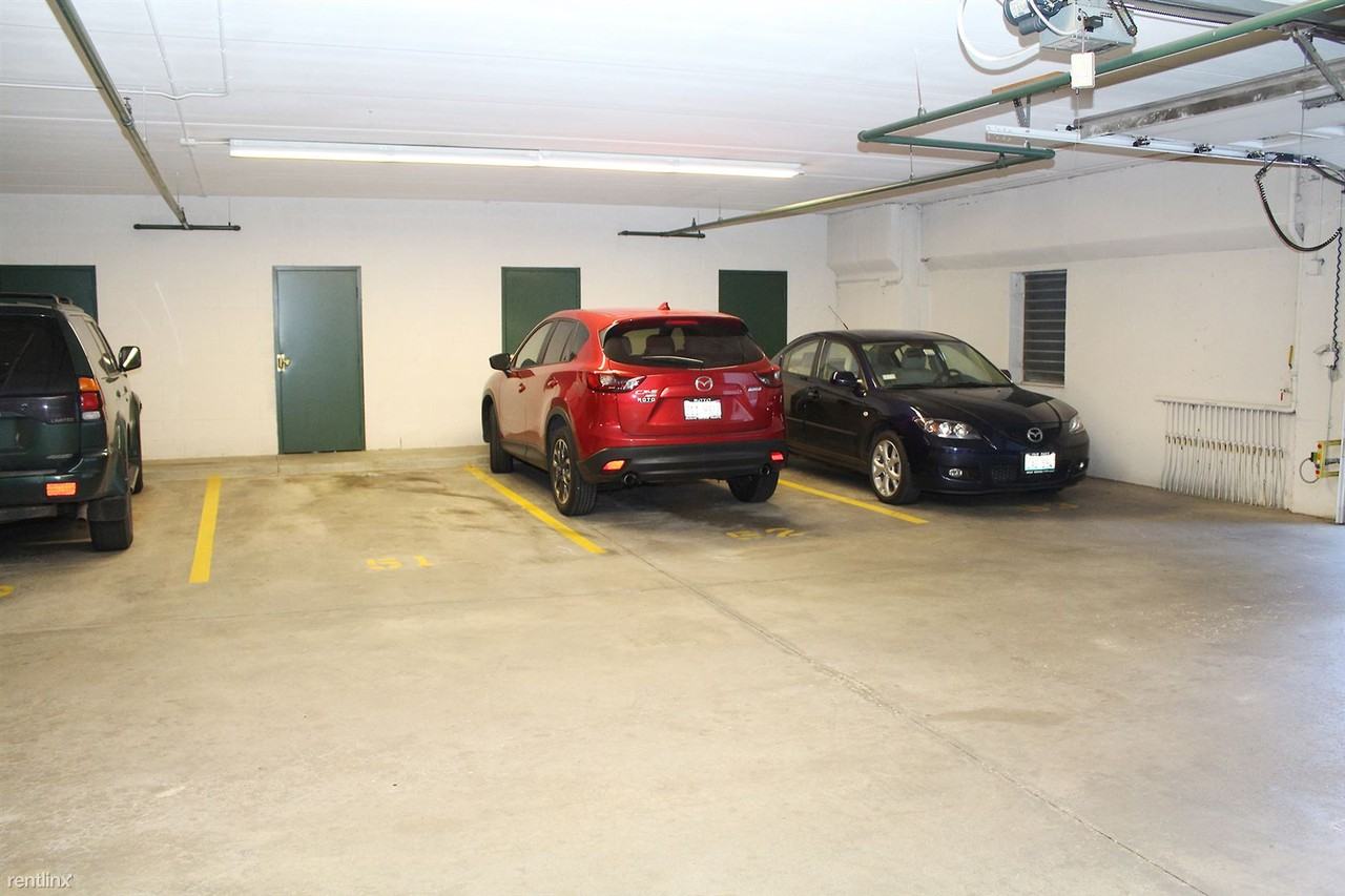 5555 N Cumberland Ave Apartments in Norwood Park, Chicago, IL 60656