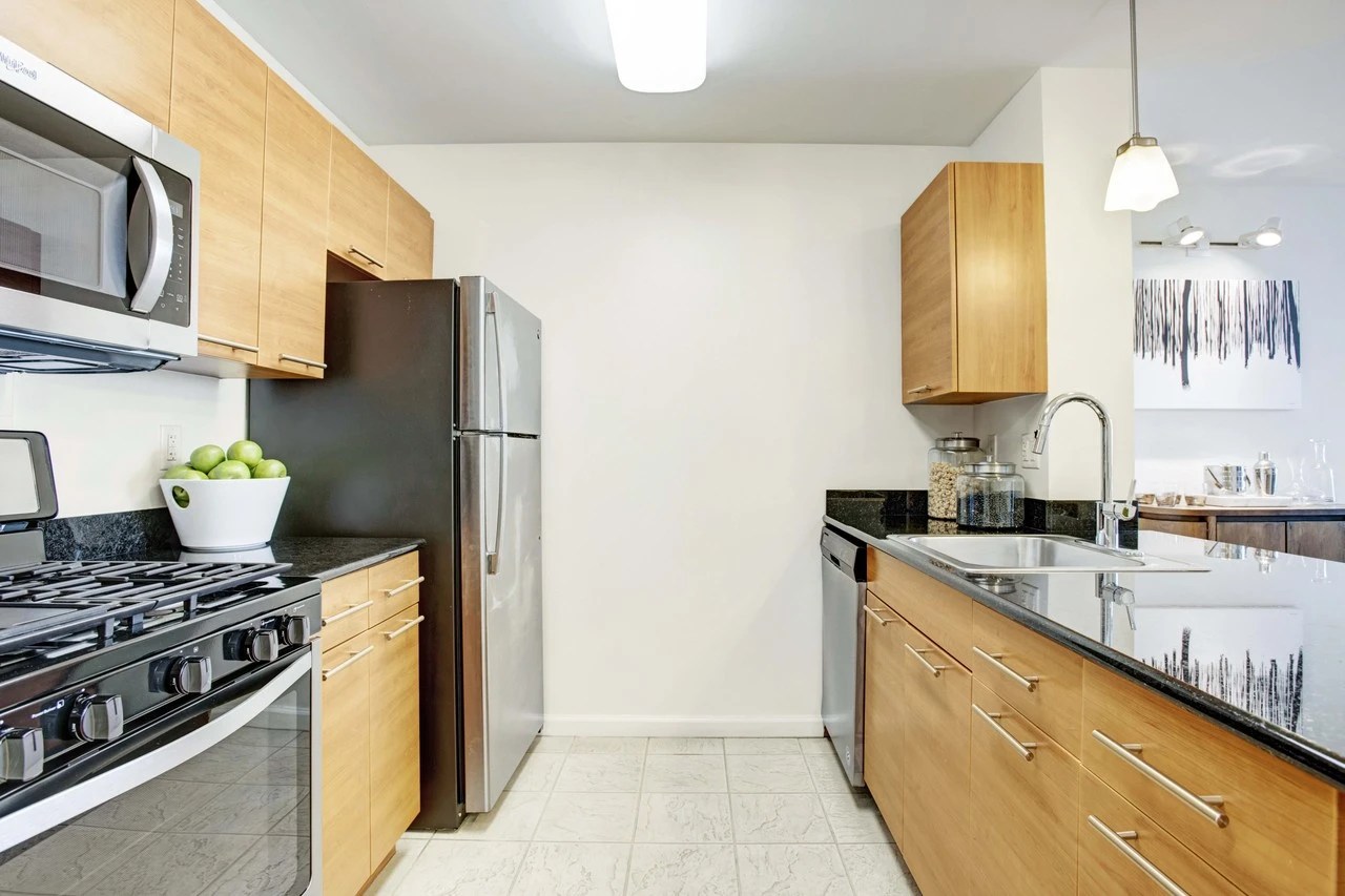 Skyline New Rochelle Apartments 40 Memorial Hwy, New Rochelle, NY