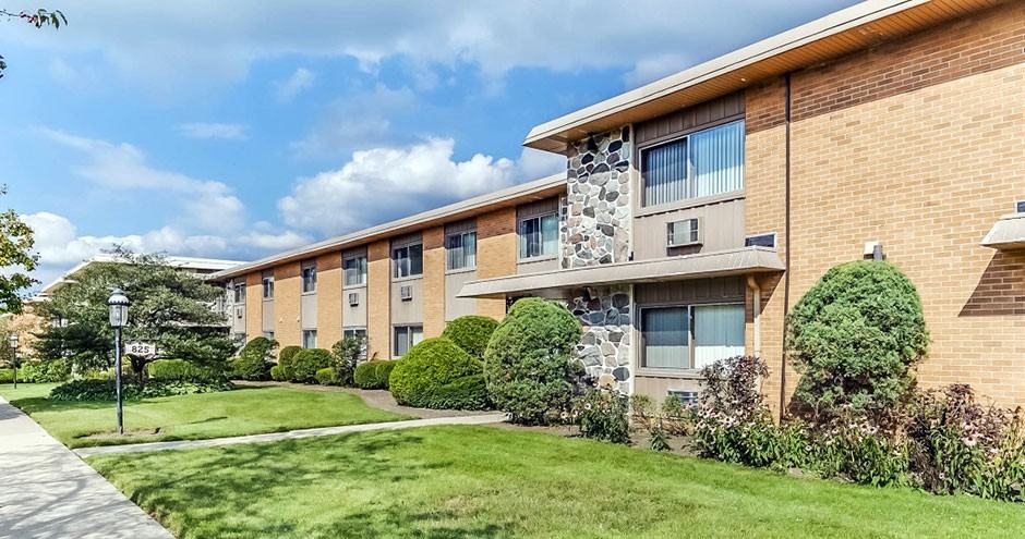 Imperial Tower Apartments 805 Baldwin Ave, Waukegan, IL 60085 Zumper