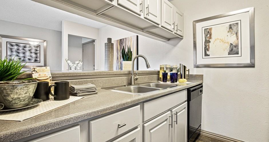 Oaks of Lewisville Apartments 200 Oak Knoll Cir, Lewisville, TX 75067